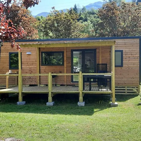 Le Valserine - Eco Responsable Campsite 3*